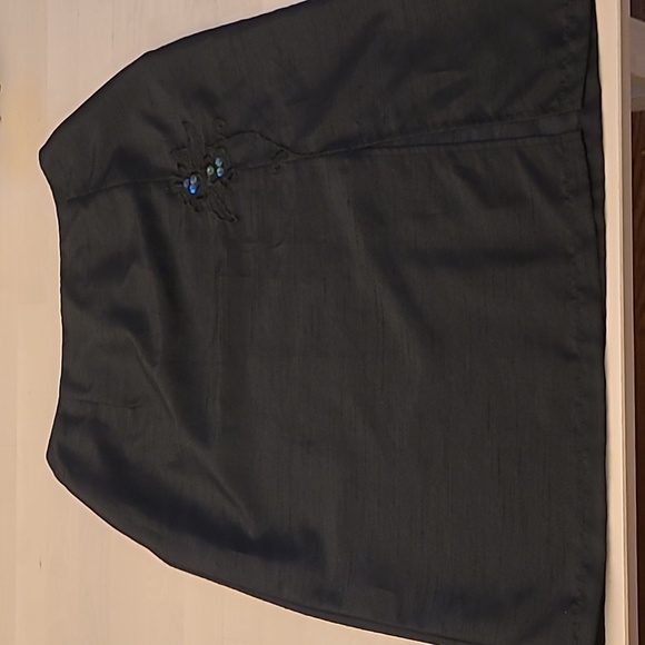 LIKE NEW VTG Urban Works Embroidered and Sequined Flor Side Slit Skirt - Picture 1 of 10